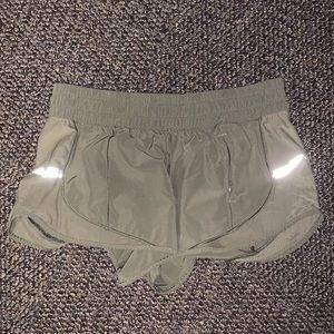 Lululemon hotty hot short II (short)